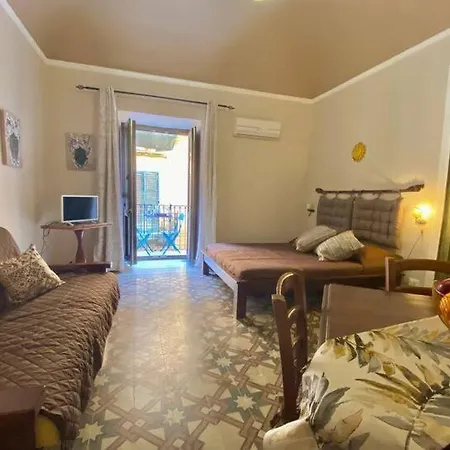 아파트 Maison Bordonaro 체팔루